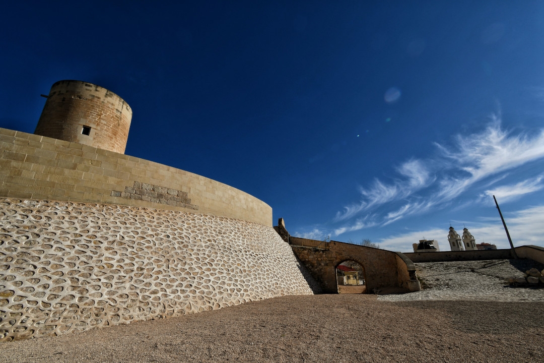 Castillo de Elda, también conocido como Palacio Condal. - Castillo de Elda, también conocido como Palacio Condal.