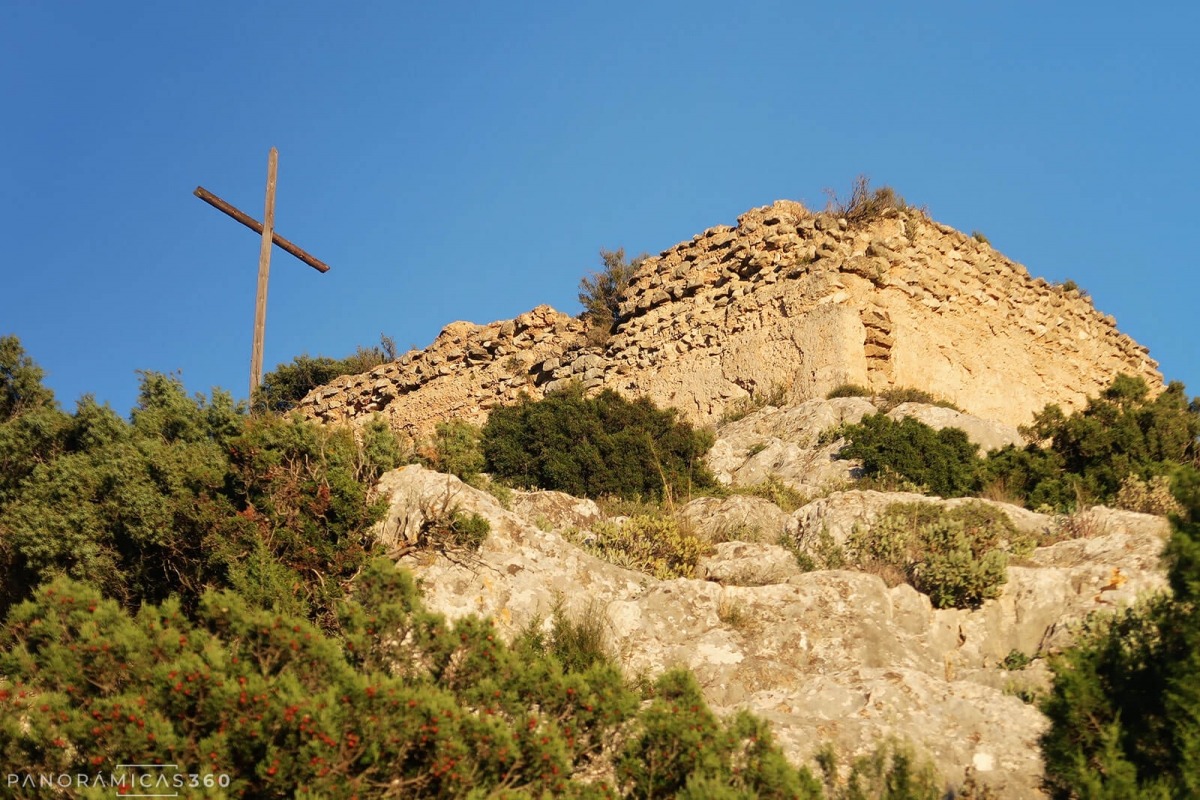 Restos del Castillo de Penàguila. - Restos del Castillo de Penàguila.