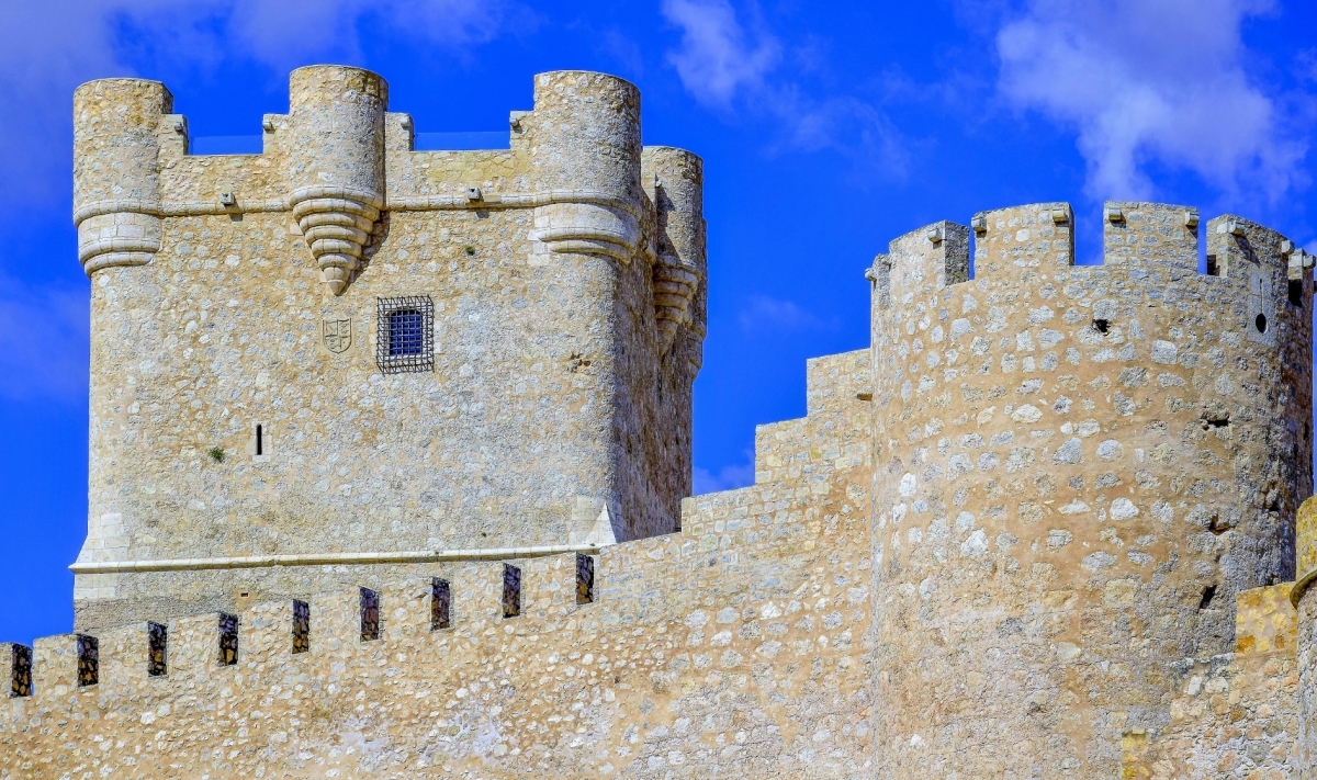 Torres, almenas y fronteras: la ruta de los castillos de Alicante
