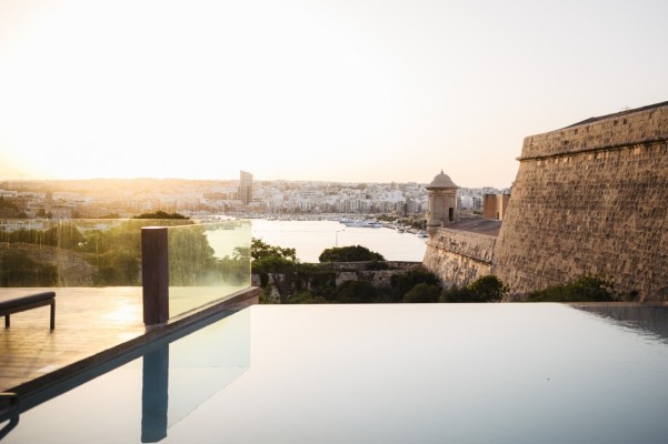 Menuda sorpresa, Malta