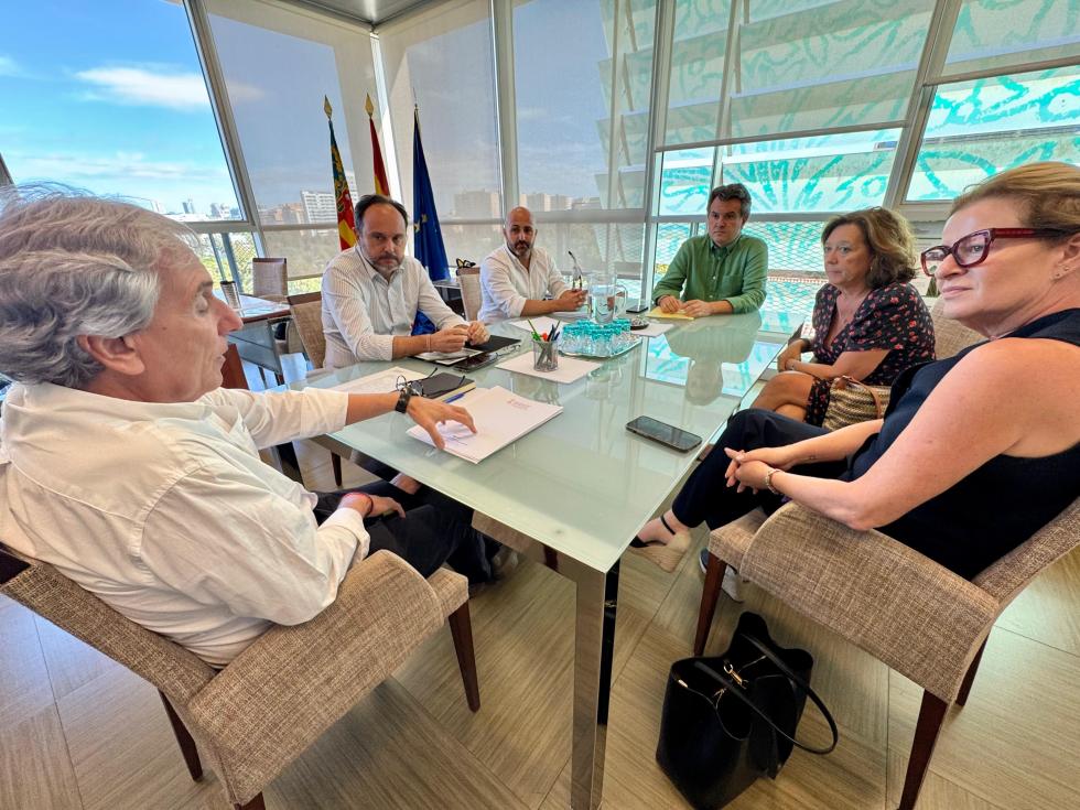 La Generalitat aborda con alcaldes de la Vega Baja el proyecto de la nueva planta de residuos y confirma que aún no se ha decidido la ubicación final - 