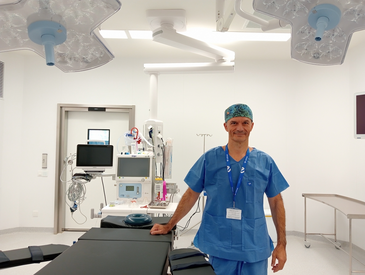 El jefe de Cirugía Plástica, Dr. Alessandro Thione. - Foto: HOSPITAL VITHAS VALENCIA