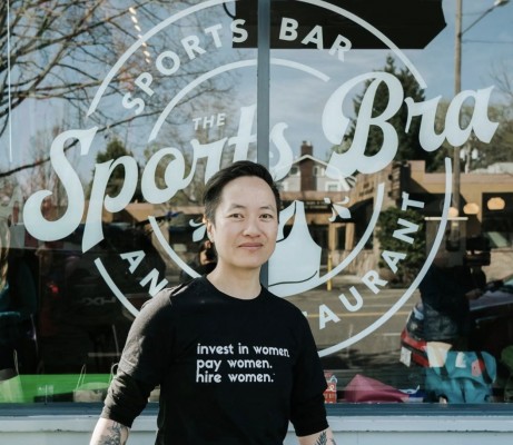 La mujer que ha triunfado con el primer bar dedicado al deporte femenino
