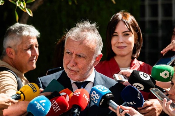 El Gobierno implanta un plan de formación en lenguas oficiales para mil funcionarios de la AGE