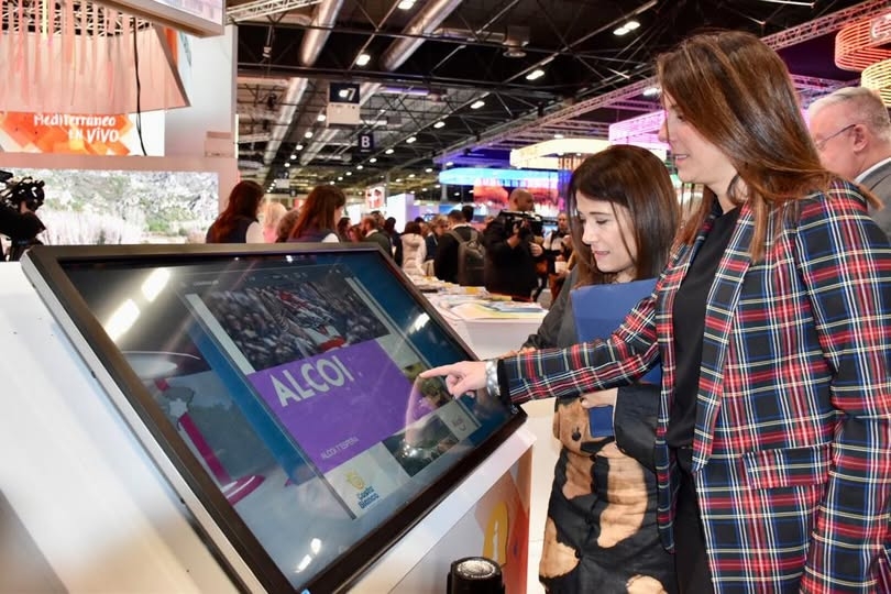 Promoción de Alcoy en una pasada edición de Fitur. - 