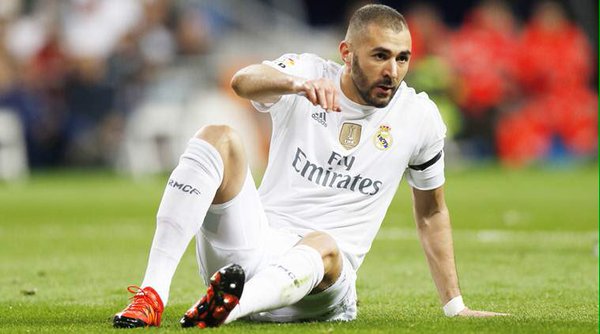 Benzema, pendiente de evolución por una lesión en el bíceps femoral derecho