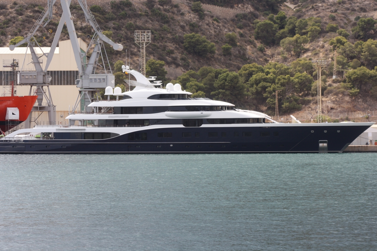 Tres gigantes del lujo de más de 450 millones atracan en la dársena de Navantia Cartagena para su puesta a punto