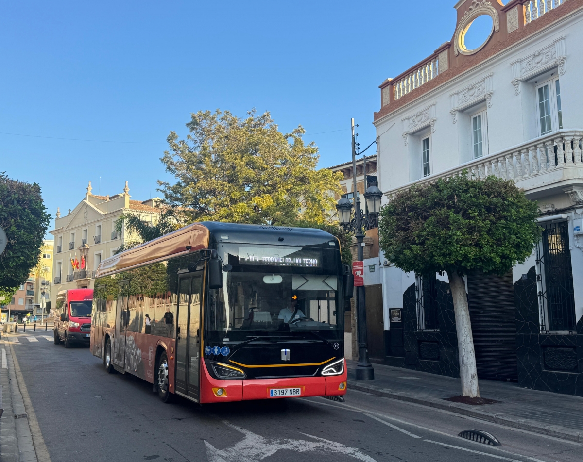 Paterna amplía la red de venta de la tarjeta necesaria para viajar gratis en el transporte municipal