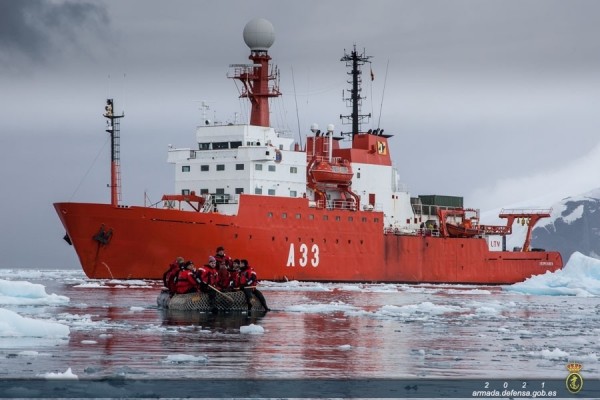 Mantener en forma los motores del Hespérides para la nueva aventura antártica costará 2,1 millones de euros