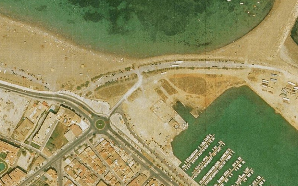 El pleno de Dénia rechaza la nueva zona de ocio y restauración que plantea la Generalitat en el puerto