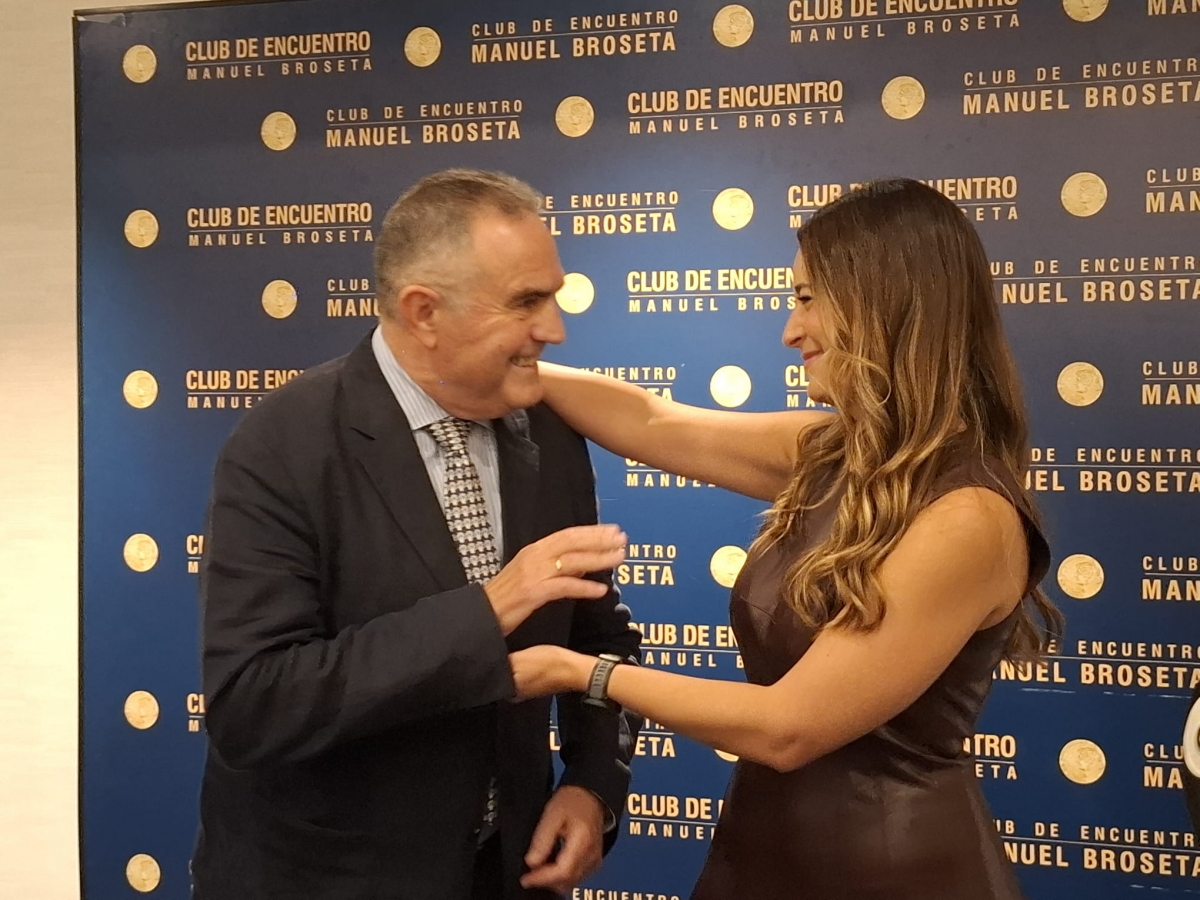 Los encargados de la reconstrucción de la Dana se lanzan pullas en su primera (y ¿última?) cita pública