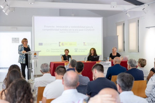 Las universidades de Alicante y Alcalá presentan en l'Alfàs un estudio sobre competitividad turística sostenible