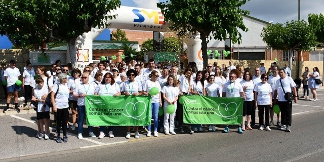 Más de 500 de personas se unen en Vila-real y participan en la Marcha contra el Cáncer
