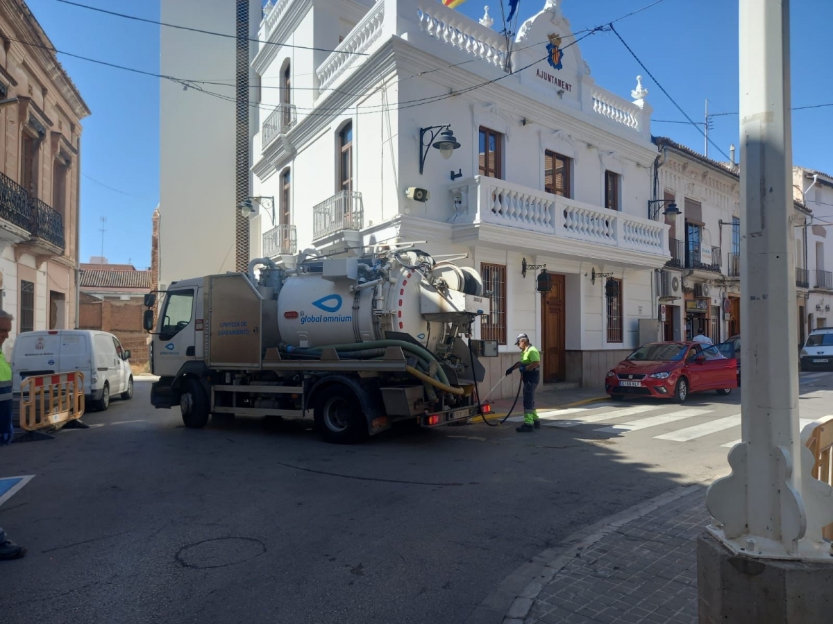 Meliana culmina la limpieza de colectores e imbornales y se prepara para la temporada de lluvias