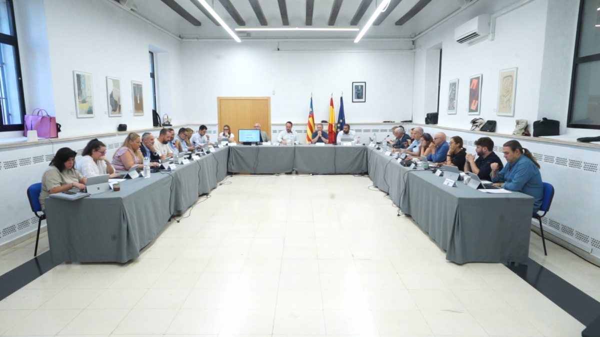 El Govern de Manises defensa el valencià i reclama recursos per a l’AVL