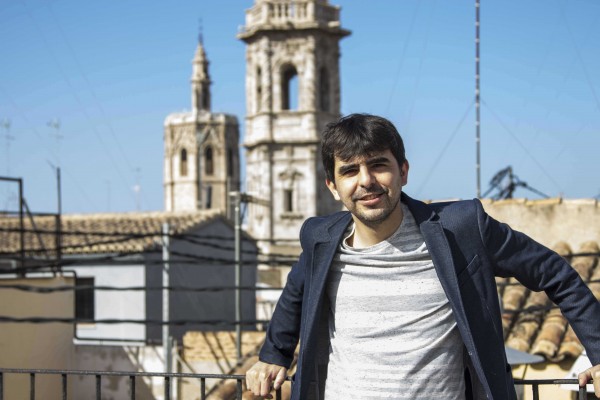 “Els espais resisteixen al temps: el poble està representat com a memòria i la ciutat com a canvi”