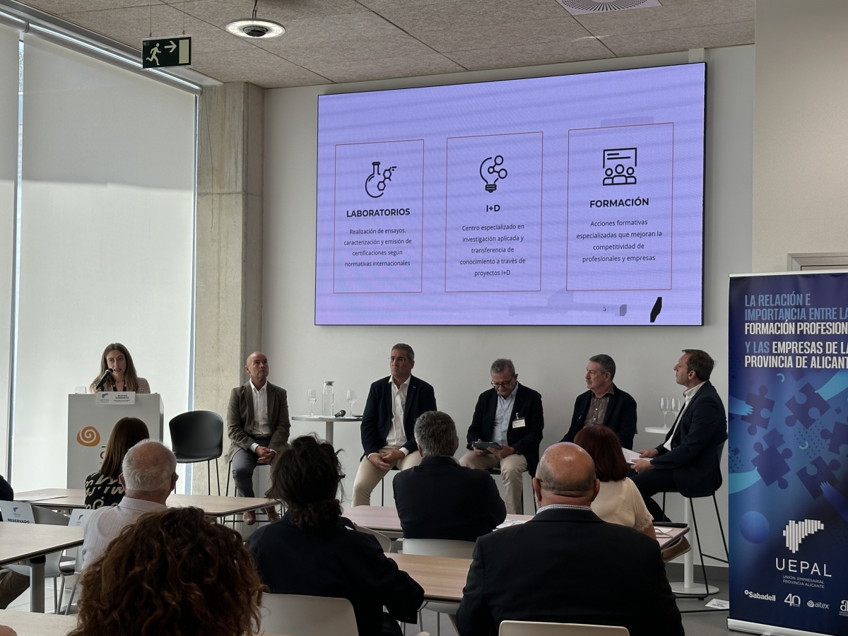 El foro sobre FP impulsado por Uepal. - Foto: PLAZA El foro sobre FP impulsado por Uepal.