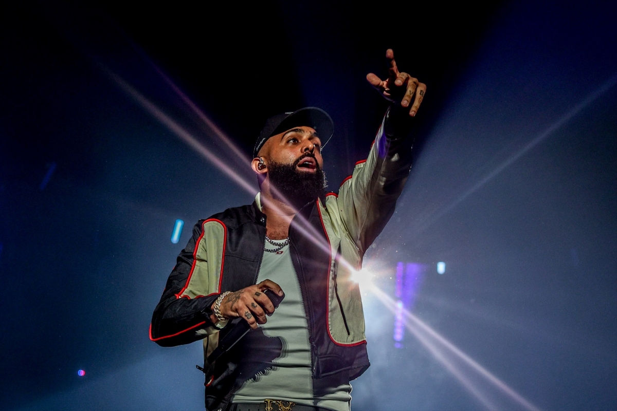 Eladio Carrión despliega su 'trap latino' en el Roig Arena