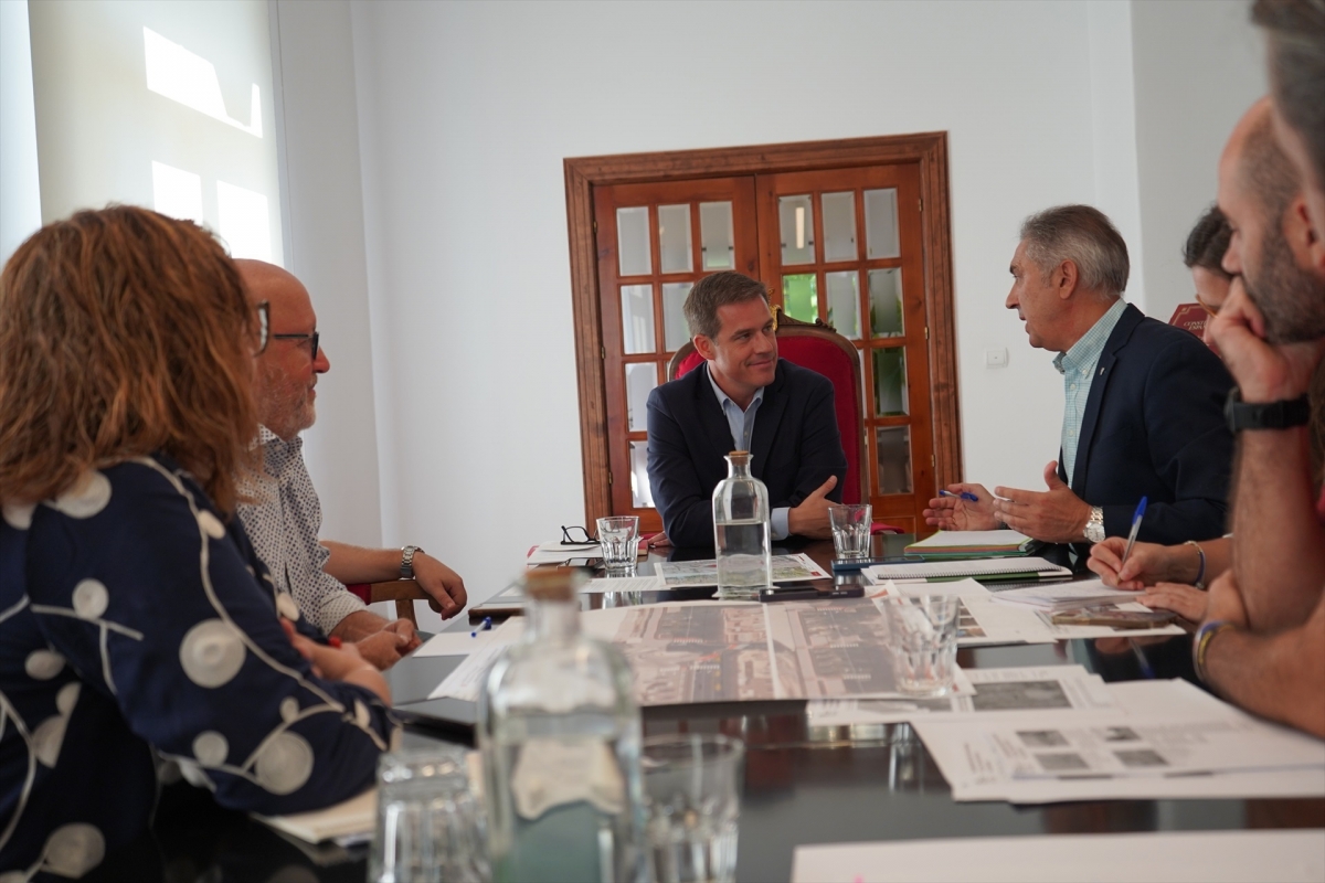 Xàtiva y Adif mejorarán la accesibilidad y los accesos en el entorno de la estación ante la llegada del AVE