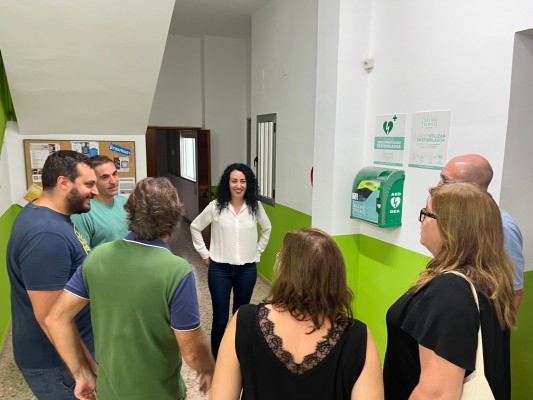 Tavernes de la Valldigna amplia la xarxa de desfibril·ladors en quatre nous punts