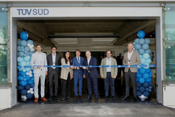 TÜV SÜD inaugura en Tres Cantos un nuevo centro de formación especializado en automoción