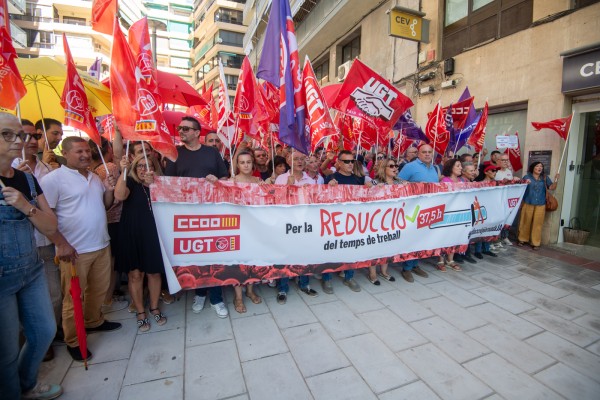 
CCOO y UGT reclaman en Alicante reducir la jornada laboral: 