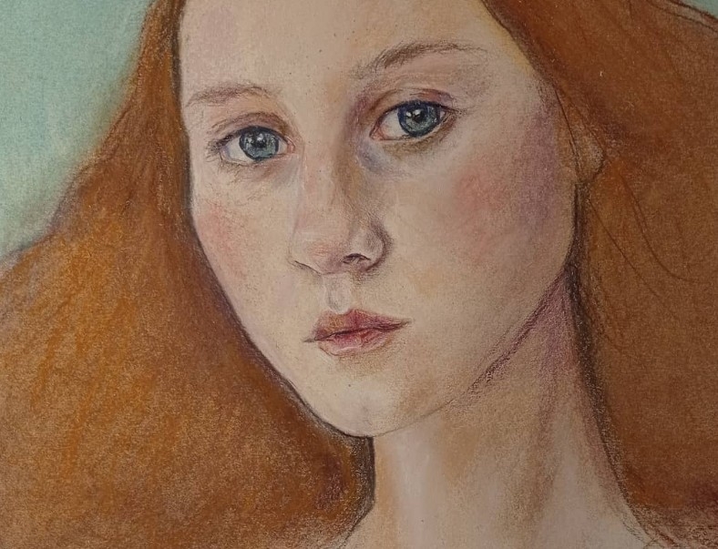 La mirada de Esther Páez a través de sus retratos femeninos: la artista expone en la sala 'La Cárcel' de Molina de Segura