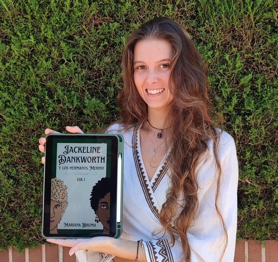 La escritora murciana Mariana Bruma crea un mundo propio en la saga 'Jackeline Dankworth': 