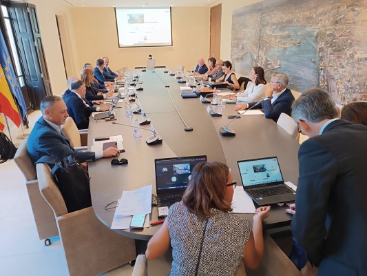 La APV formaliza la concesión de  los amarres de La Marina de València a dos empresas baleares