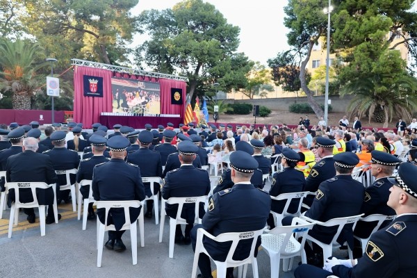 Torrent homenajea a su Policía Local y a quienes ayudaron en la Dana en un acto de 