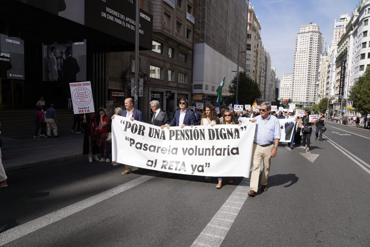 Miles de abogados y procuradores reclaman en Madrid un trato favorable para incorporarse al régimen de autónomos