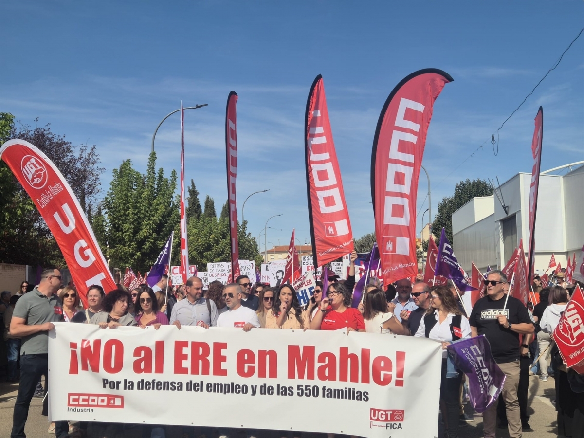 Unas 2.500 personas se manifiestan en Cuenca contra el ERE de Mahle, que afecta a Paterna
