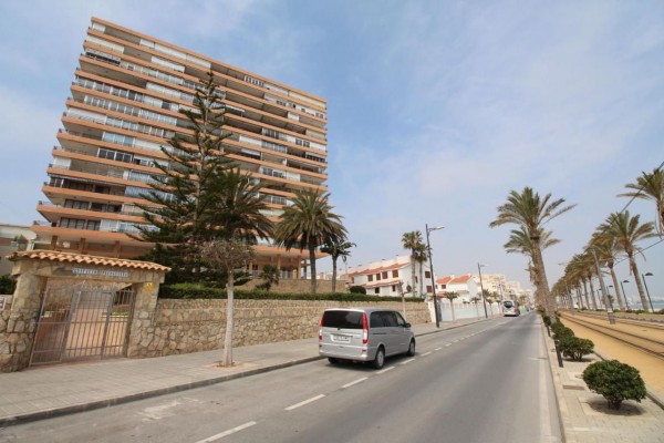 El Campello suspende licencias de pisos turísticos en bloques, bungalows y locales comerciales