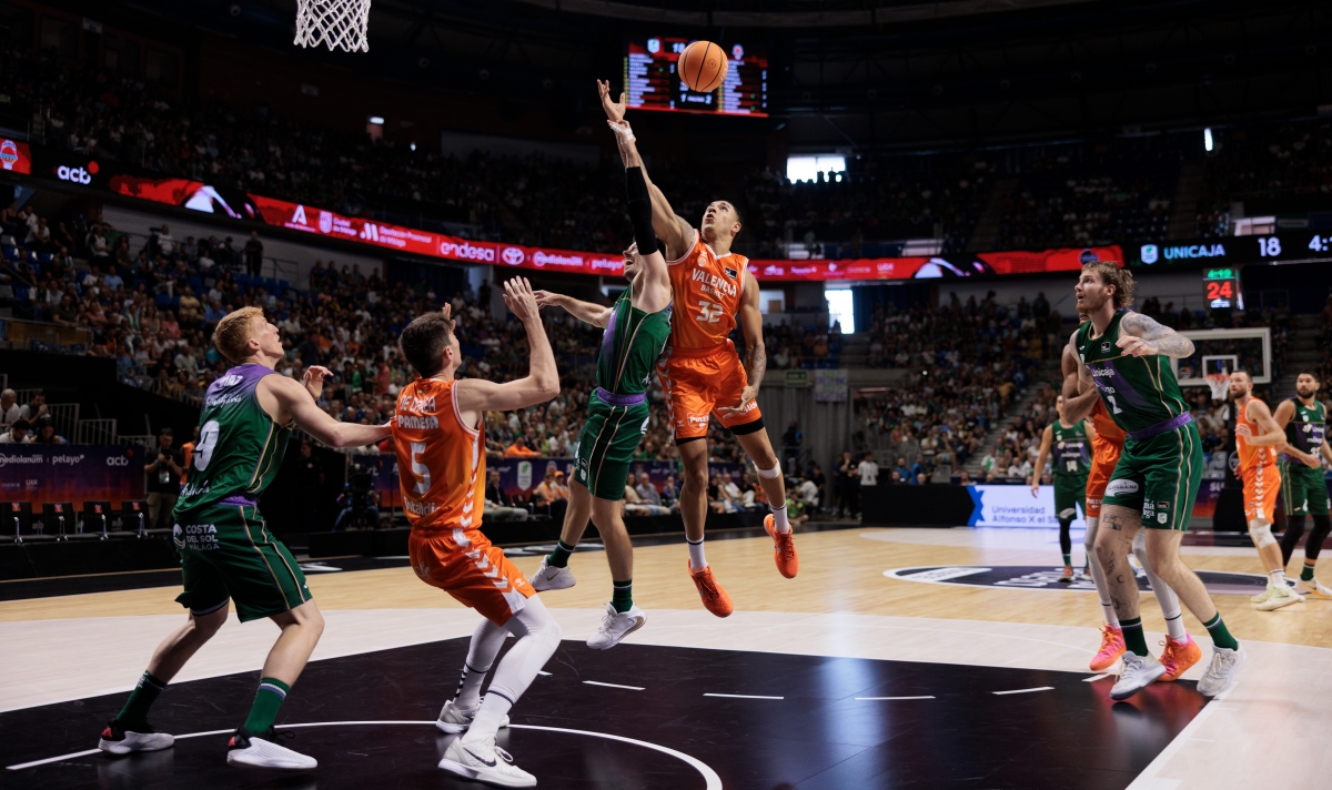 Valencia Basket ‘tumba’ a Unicaja y jugará su primera final de Supercopa desde 2017 en un día con doblete de finales histórico