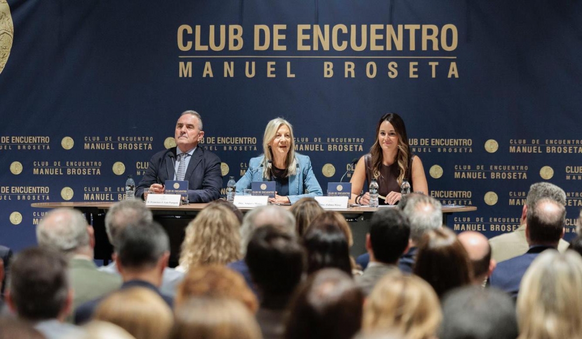 Gan Pampols, Amparo Matíes y Zulima Pérez, este jueves. - Foto: CEMB Gan Pampols, Amparo Matíes y Zulima Pérez, este jueves.