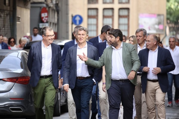 López Miras y Ballesta 'presumen' en Murcia de un acuerdo transversal entre CCAA del PP sobre inmigración, agua y agricultura