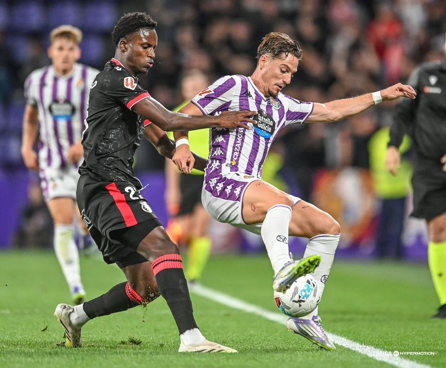 Cedidos Valencia CF: Sergi Tenés debuta con el Valladolid