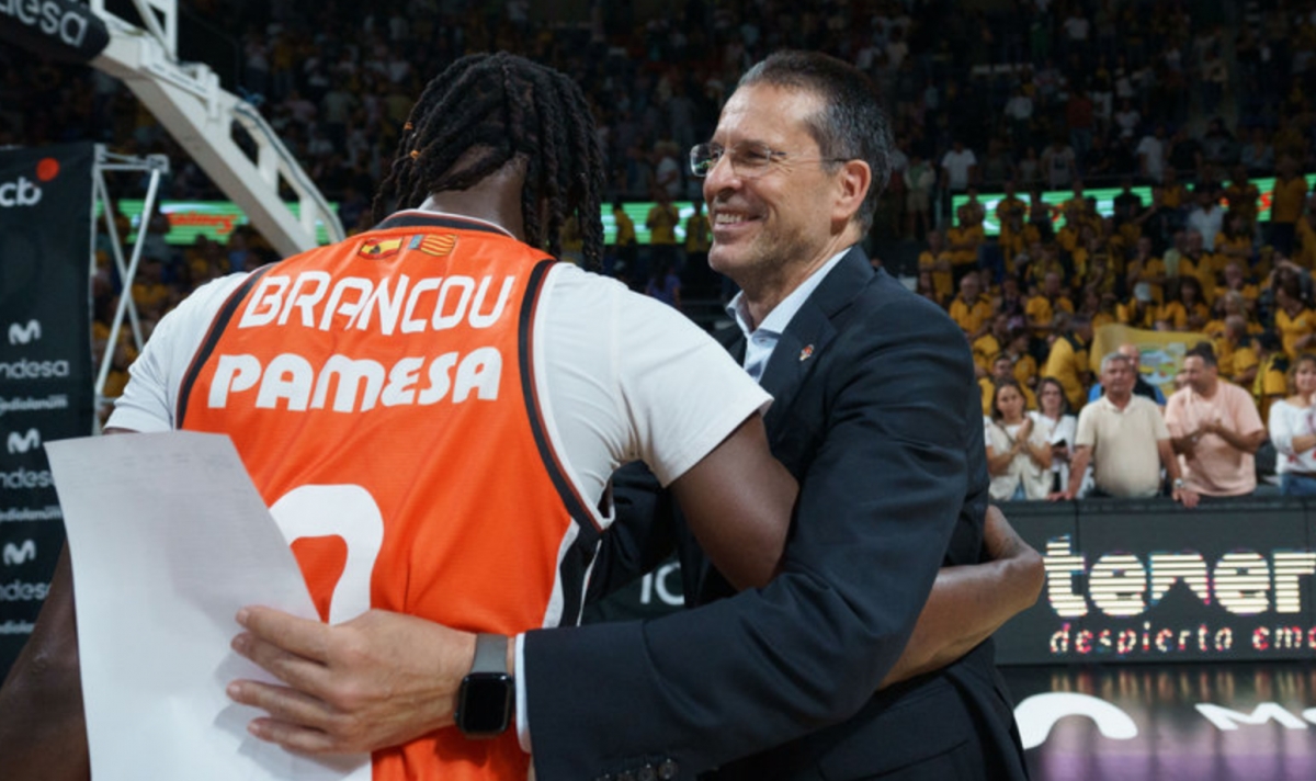 Pedro Martínez, primer entrenador que repite título con el Valencia Basket