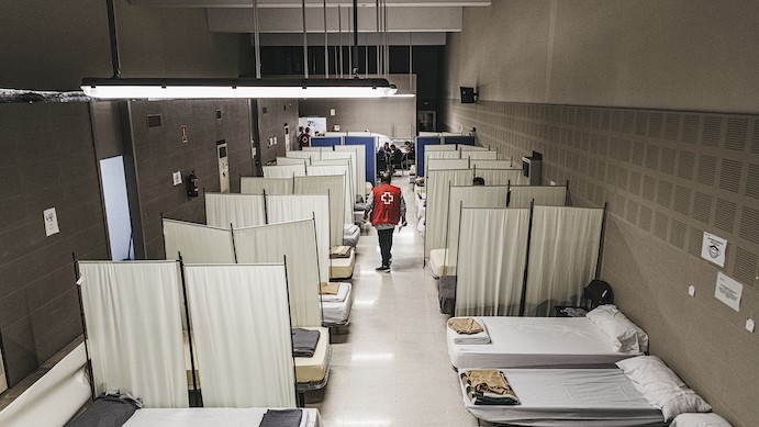 València abre el polideportivo de Benimaclet para reforzar los CAES de la ciudad