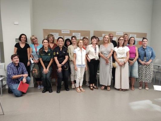 Generalitat aborda el protocolo de Centros de Crisis 24 horas con agentes implicados en la prevención