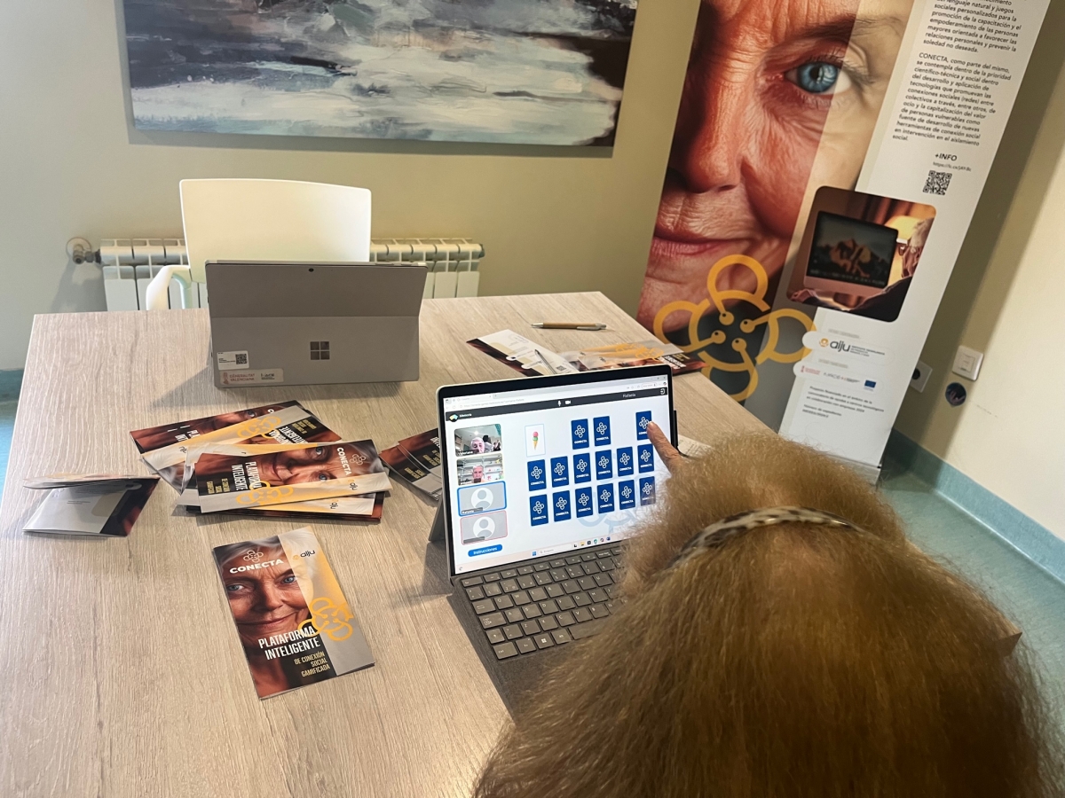 Aiju impulsa soluciones con IA para combatir la soledad no deseada en personas mayores