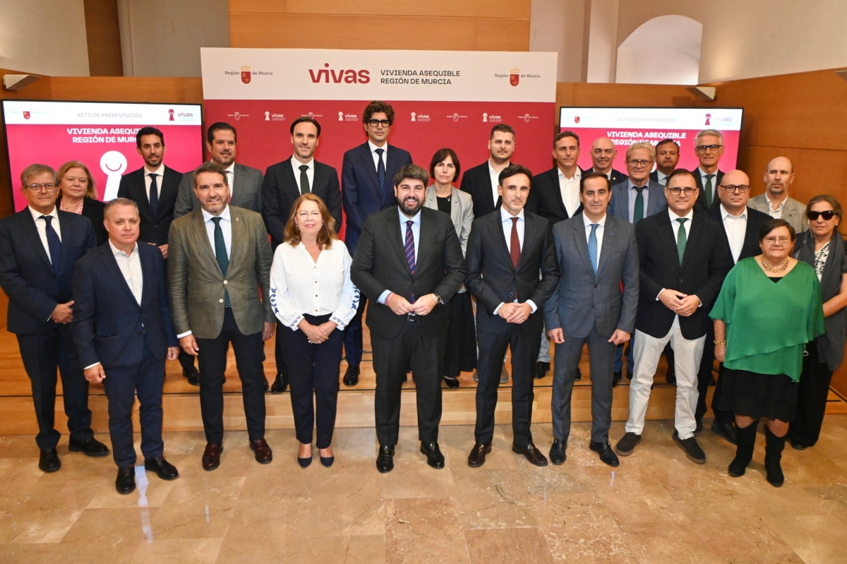 La Región presenta el nuevo modelo de vivienda asequible. - Foto: CARM