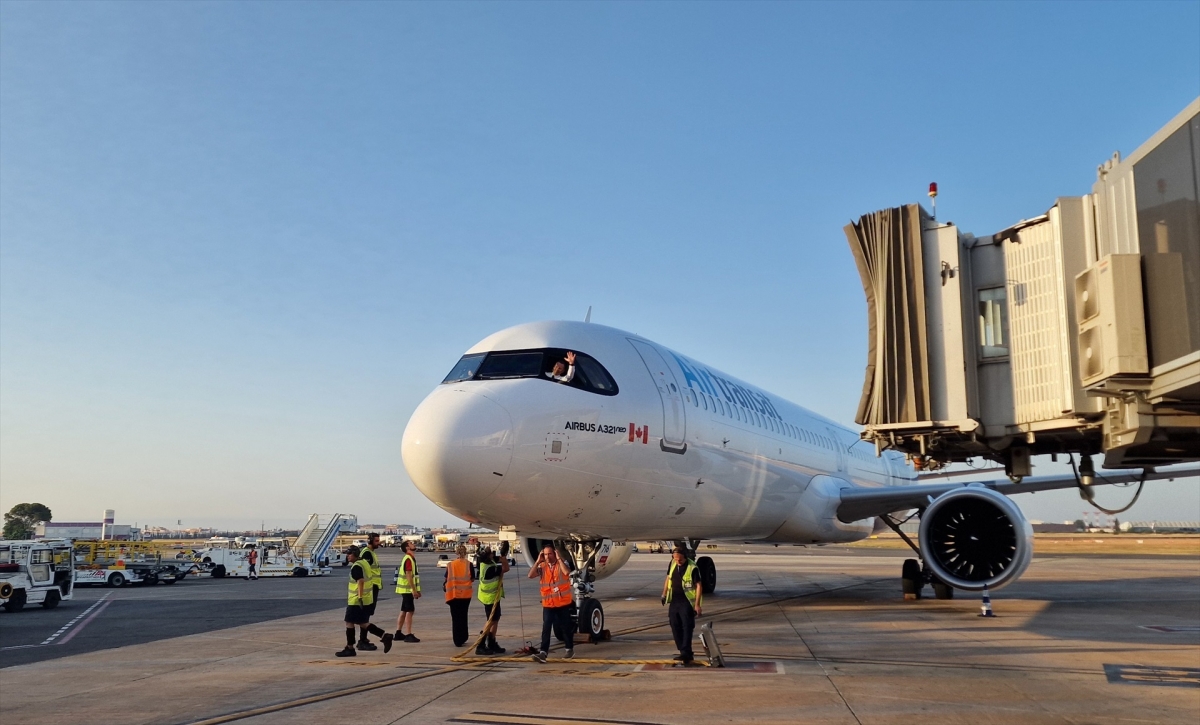 La alerta roja por lluvias deja cuatro vuelos cancelados en el Aeropuerto de Valencia