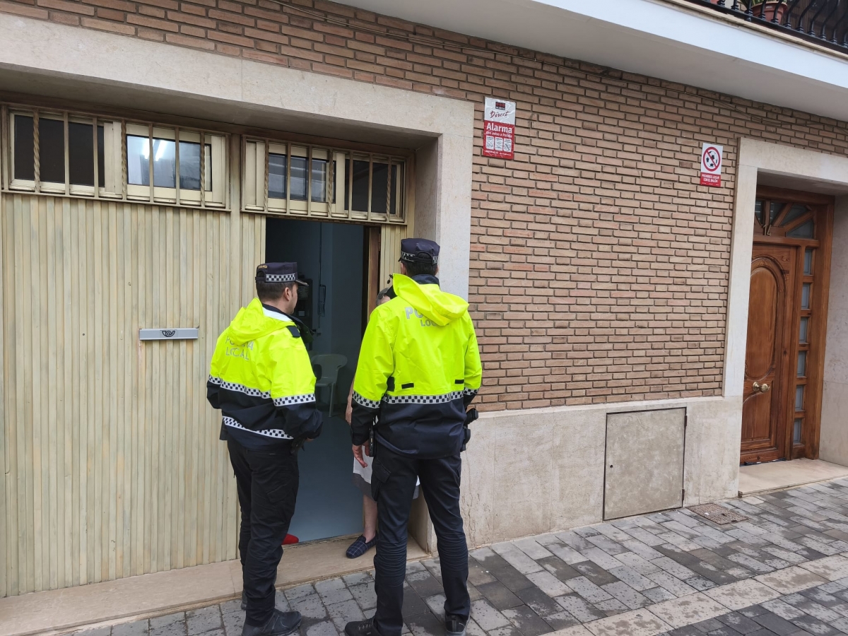 El Ayuntamiento de Paiporta intensifica la atención a la población vulnerable con visitas domiciliarias en el casco antiguo
