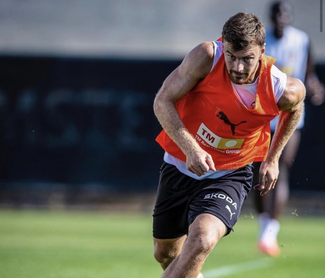 El Valencia se ejercita en Paterna para preparar el partido aplazado con el Oviedo