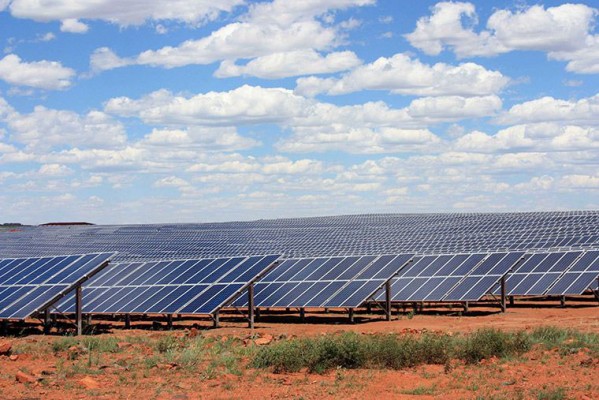 El soporte eléctrico de una de las plantas solares del Grupo Cobra afectará a unas 70 fincas en Mula