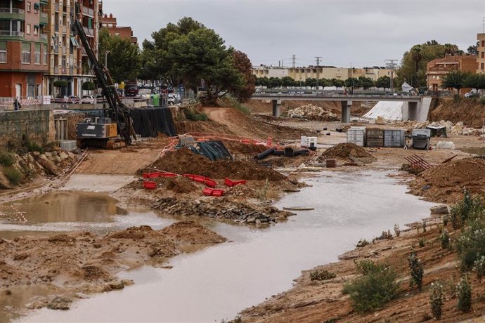 El barranco del Poyo a su paso por Paiporta, a 29 de septiembre de 2025, en Paiporta, Valencia - 