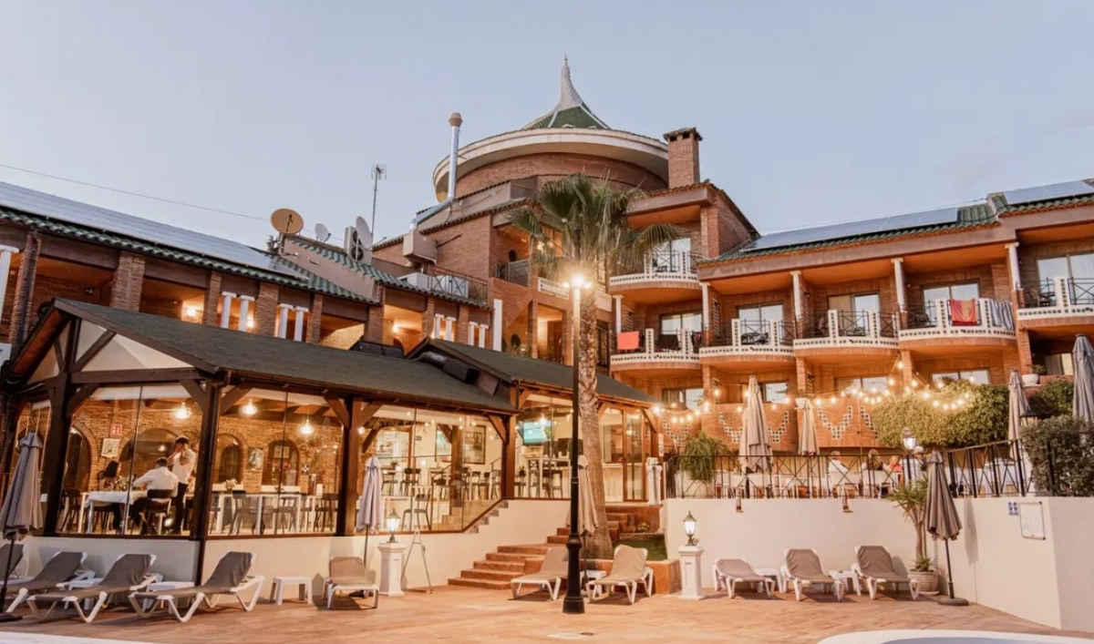 El hotel Calas de Alicante se reforzará con otras 21 habitaciones tras su 'salto' a las 4 estrellas