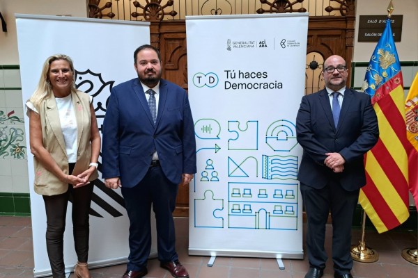 El Consell presenta en Castelló un programa para acercar instituciones de autogobierno a los jóvenes