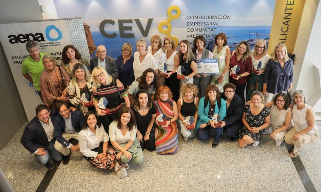 
Aepa distingue con su sello de igualdad a once empresas y organizaciones de Alicante